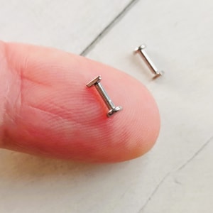Titanium Internally Threaded Labret · 16G ·Top Triangle