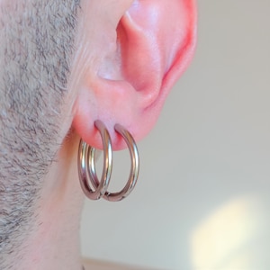 Pendiente diámetro extra 24 mm y calibre 3 mm · Aro ancho para hombre · Otelo enamorado...