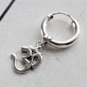 Orecchino a cerchio extra largo da 16 mm in argento Sterling 925 con ciondolo Om – Gioielli spirituali fatti a mano per uomo – Cerchio infinito unisex
