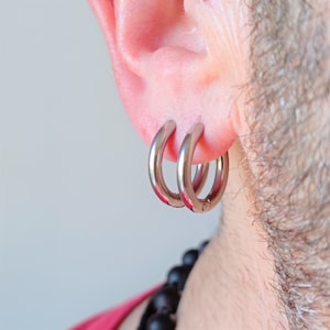 Pendiente de aro de 16 mm de diámetro · Acero inoxidable 316 L calibre 3 mm · Aro pirata ancho para hombre · Espíritu pirata