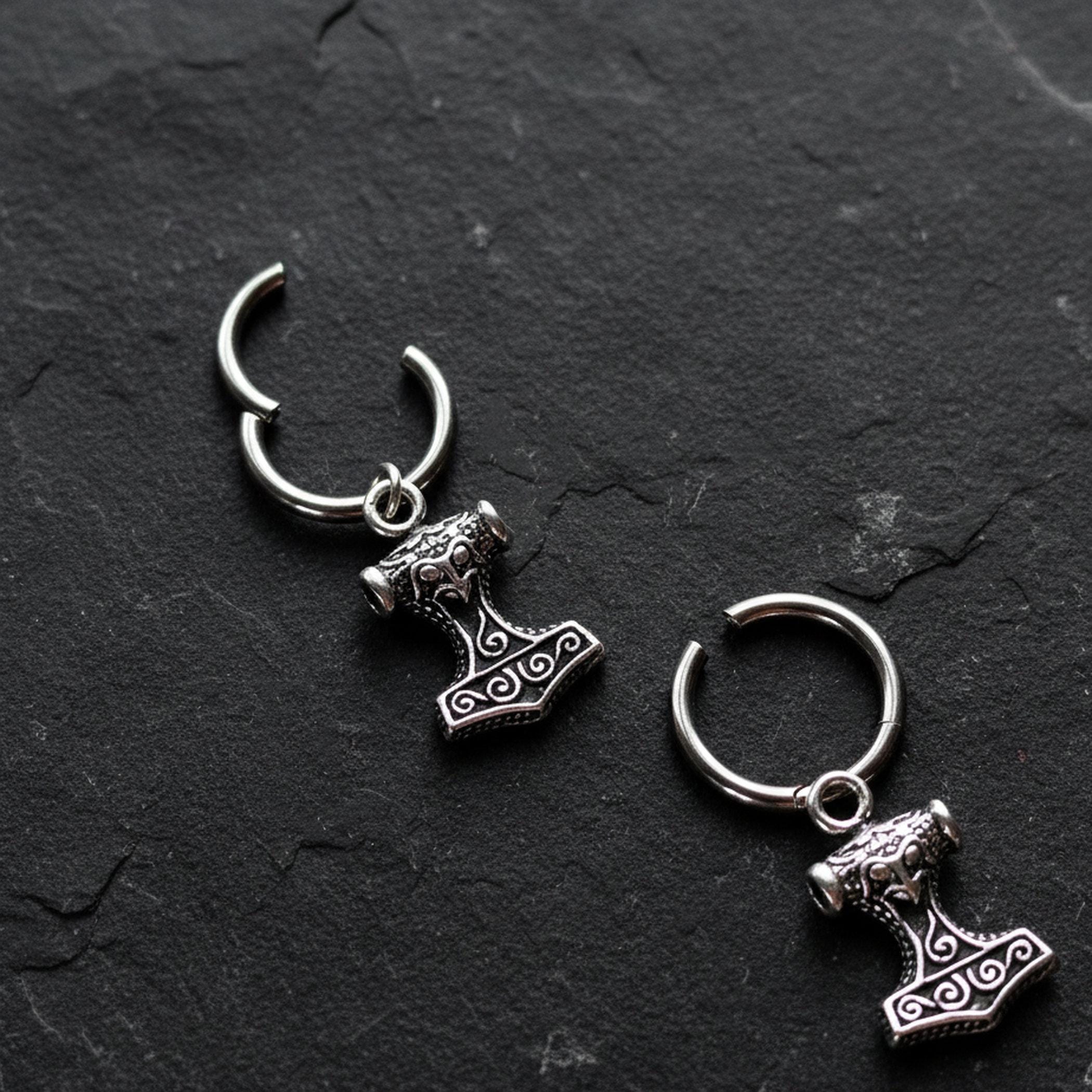 ZIPPICE Orecchini a cerchio a forma di martello di Thor, in argento