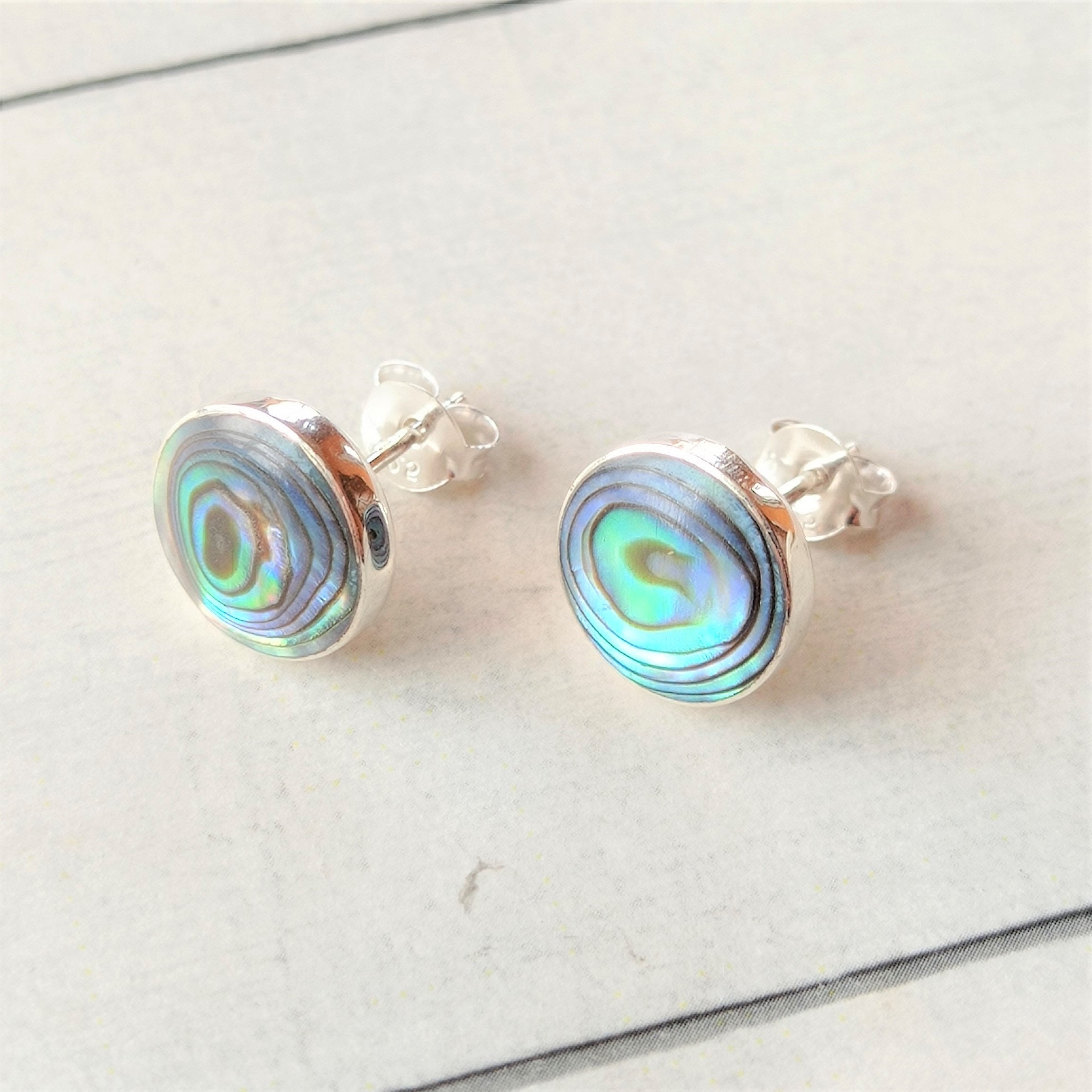Orecchini in abalone, orecchini a bottone in argento