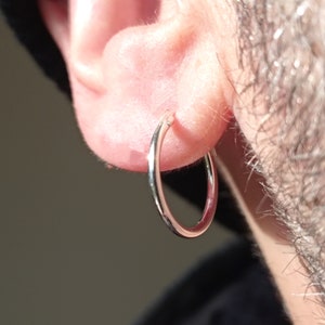 Minimalistische 16 mm sterling zilveren hoepeloorbel · Glanzende afwerking