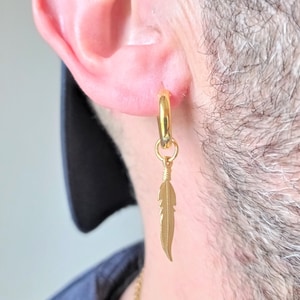 Extra brede oorring met veren van 929 sterlingzilvergoud · 24-karaats goudlaag · Golden dreams
