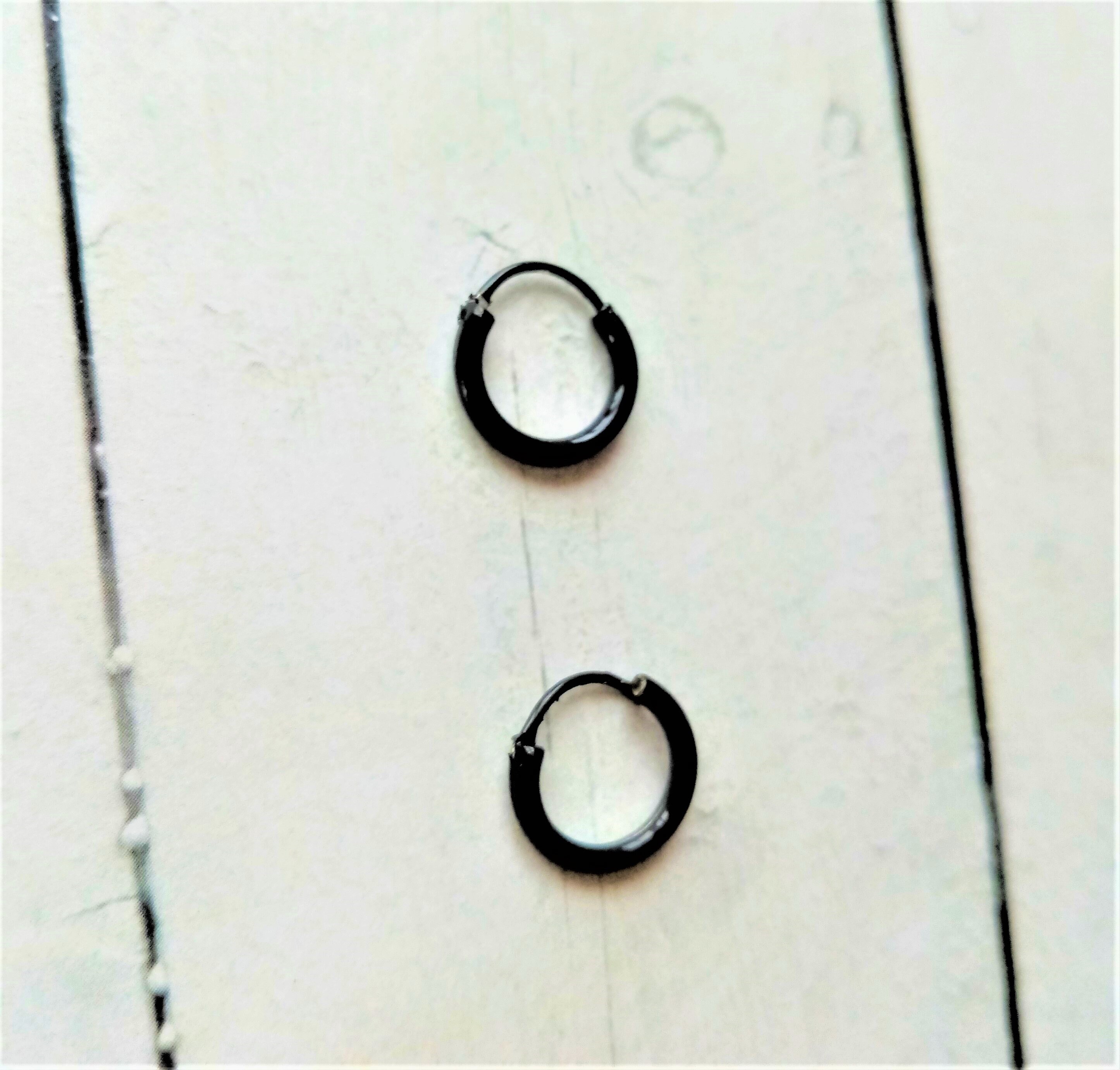 MICGIGI Orecchini da donna in argento sterling 925, diametro 10 mm, piccoli orecchini a cerchio con zirconi cubici (nero), Argento