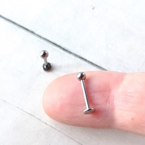 16G Titanium Labret ·Top Ball 3mm · Cartilage Stud