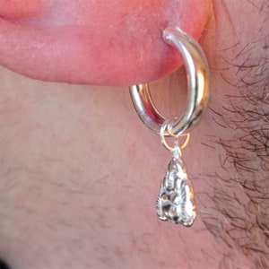 Sterlingzilveren oorbel met lachende Boeddha-bedel – 18 mm extra brede ring, uniseks spirituele sieraden