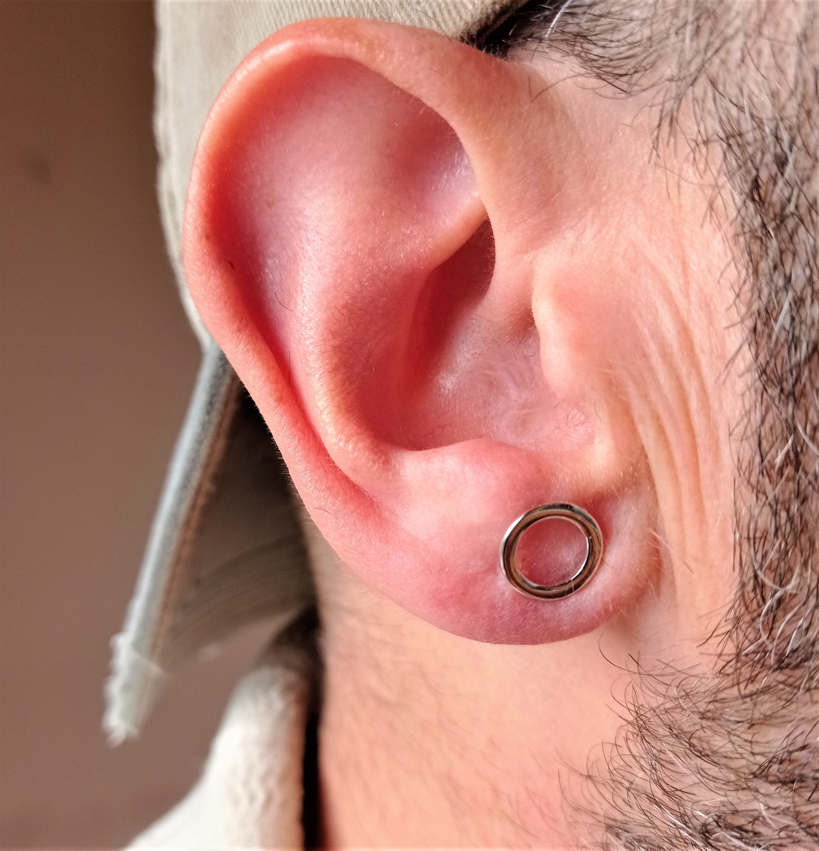 Guy circle earrings sale