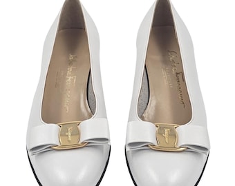 Salvatore Ferragamo Vara Bow Lillaz Pumps Shoes Pearl Ivory White