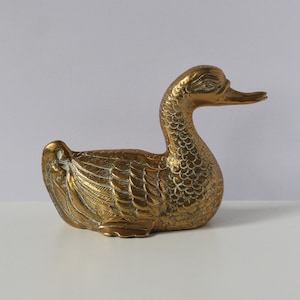 Vintage Brass Duck figurine, Collectable duck sculpture, Pretty metal bird statue, Lovely home décor ornament and great gift for collectors