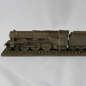 The Flying Scotsman, Vintage metal model train, Royal Hampshire sculpture, LNER 4472, Pewter locomotive, Collectable pewter model train