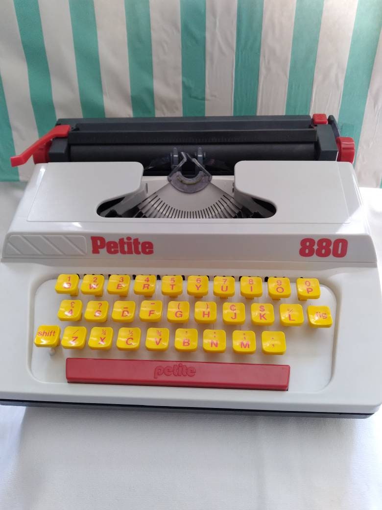 Petite 880 Kids Typewriter