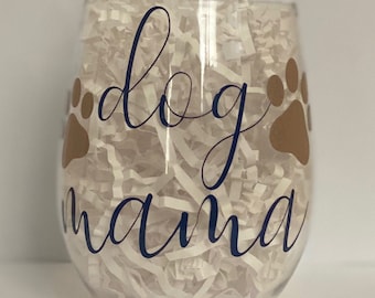 Dog Mama Plastic Wine Glass: Reusable, Customizable Gift