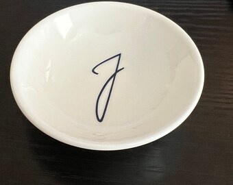 Round Ring Dish, Monogramed Small Dish, Jewelry Holder, Customized, Gifts for Bridesmaids, Party Favor
