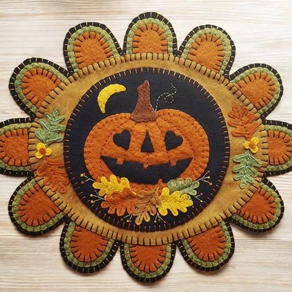 Halloween Pumpkin Penny Rug Kit | Pre-Cut Wool Felt Autumn Craft (12.5" x 10.5")