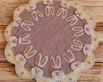 Pre-Washed Wool Felt Penny rug Kit - Peek A Boo - Penny Lane Primitives Candle Mat Kit
