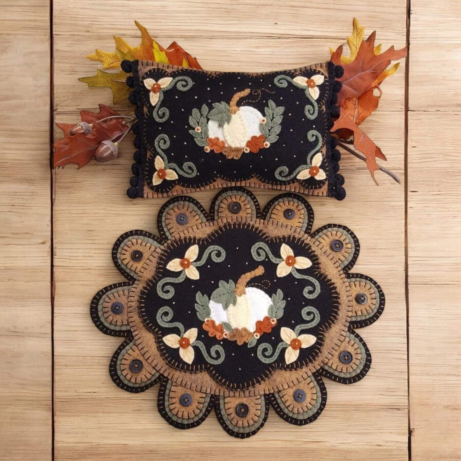 Pre-Washed Wool Felt Penny rug Kit - Autumn Twilight - Penny Lane Primitives Candle Mat and Pillow Kit