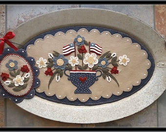 Pre-Washed Wool Felt Penny rug Kit - Sweet Land of Liberty - Patrioitic Pattern - Penny Lane Primitives Table Runner Kit