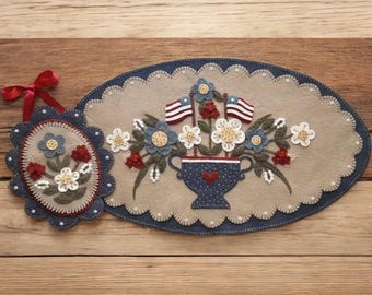 Pre-Washed Wool Felt Penny rug Kit - Sweet Land of Liberty - Patriotic Pattern - Penny Lane Primitives Table Runner Kit