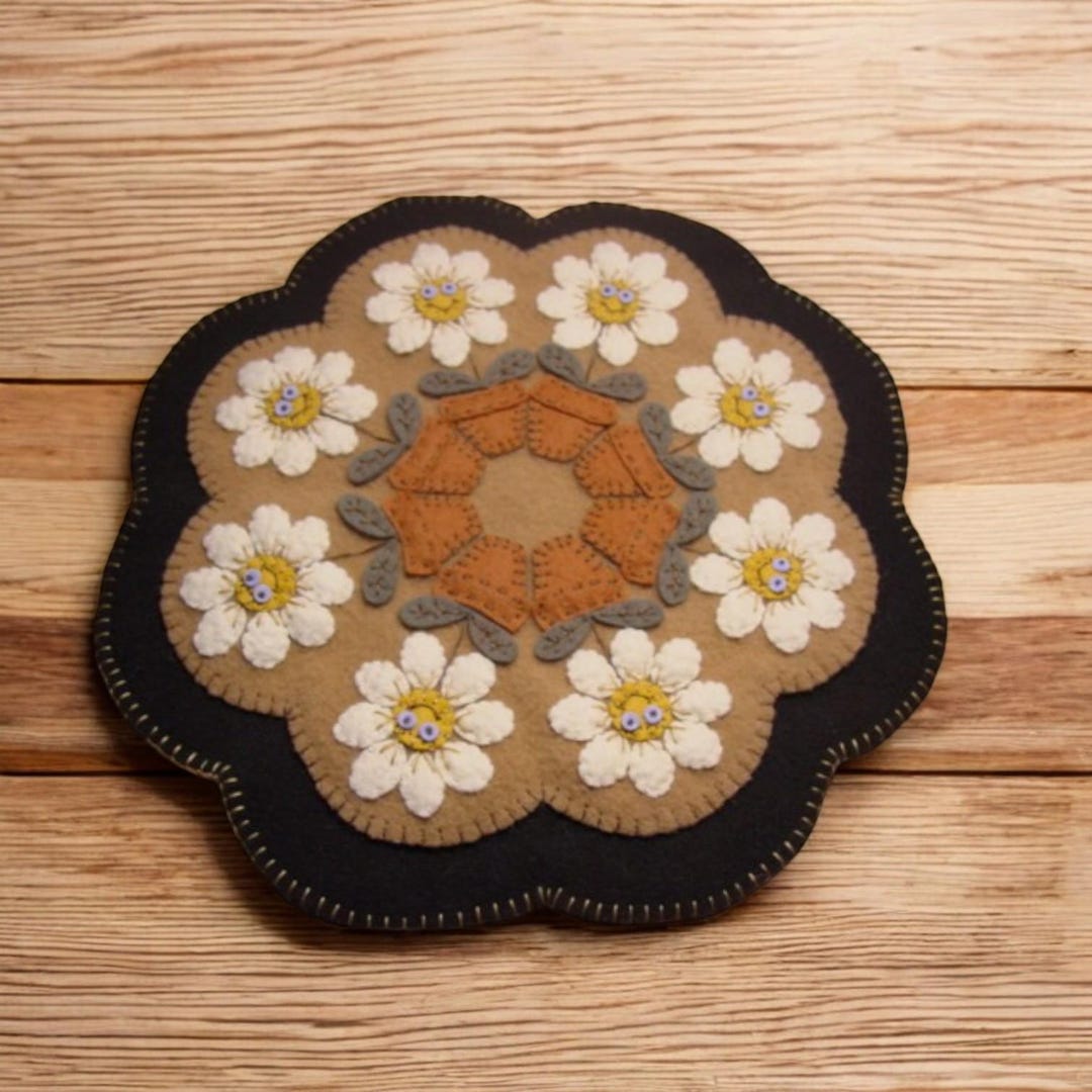 Pre-washed Wool Felt Penny Rug Kit - Delightful Daisies - Penny Lane ...