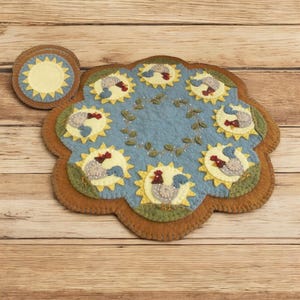 Pre-Washed Wool Felt Penny rug Kit - Retro Roosters - Penny Lane Primitives Candle Mat Kit