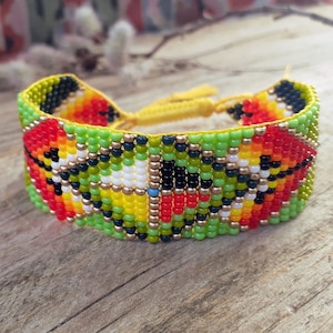 Geometric wide bracelet, Handwoven loom beaded wristband, Medicine wheel four directions simbol, Tribal seed bead jewelry, Protective amulet