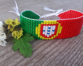 Portugal flag bracelet, Custom bracelet with European country flag, Patriotic beaded wristband, Loom hand woven bracelet, Seed bead jewelry