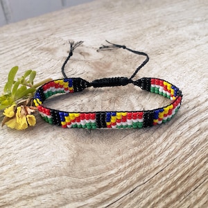 Beaded bracelet with Seychelles flag, Patriotic Seychellois wristband, Loomed handwoven bracelet, Seed bead jewelry, African island symbol