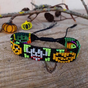 Halloween beaded bracelet with pumpkin, witch, zombie and vampire design