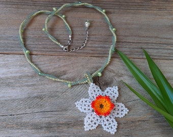 Beaded Daffodil Necklace, Yellow Flower Pendant, Spring Floral Jewelry