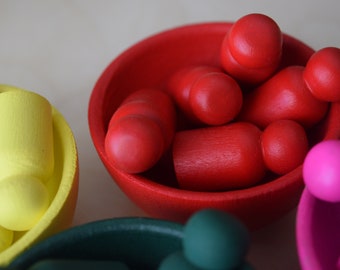 Montessori Rainbow Peg Babies w/ Matching Bowls: Wooden Dolls, Rings, and Waldorf Play Set for Kindergarten Education & Imaginative Play