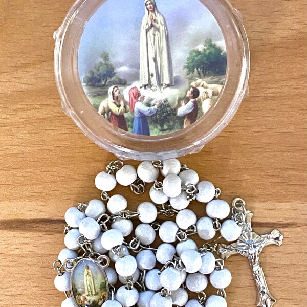 Our Lady of Fatima Virgin White Beaded Rosary Necklace in Case Religious Gift Party Favor Prayer Catholic Rosario de la Virgen de Fatima