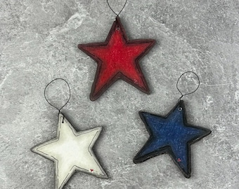Juego de adornos 3a Adornos de estrellas patrióticas estilo doodle: Decoración rústica en rojo, blanco y azul, artesanía en madera y alambre / Regalo hecho a mano, juego de 3 piezas