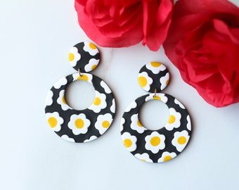 Daisy Earrings for Women, Stud Flower Earrings, Hippie Earrings, Statement Earrings, Polymer Clay Earrings, 70's Earrings, Flamenco Earrings