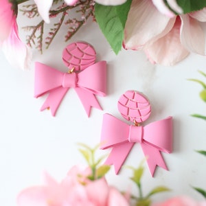 Pastel Pink Coquette Bow Earrings with Mexican Conchas