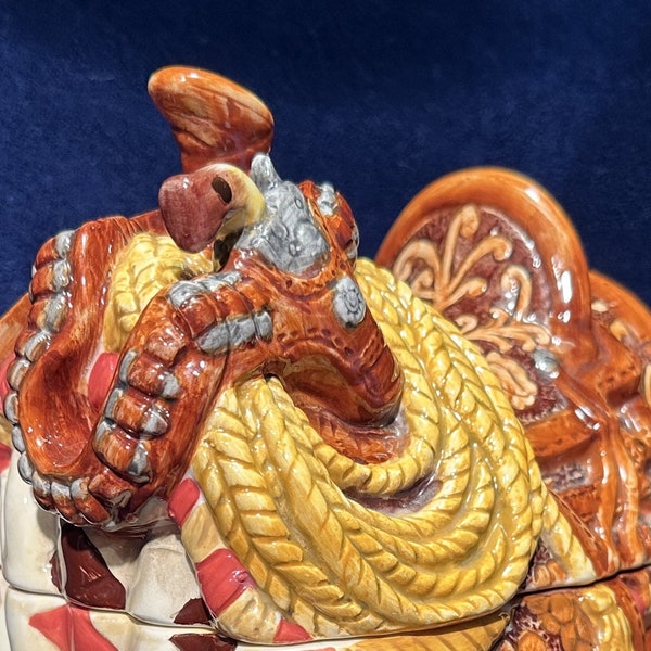 2004 Popular Creations' Figural Ceramic-Hand Painted GORGEOUS SADDLE Cookie Jar! Resembles Hand Tooled Leather, Rope, & more. Read!