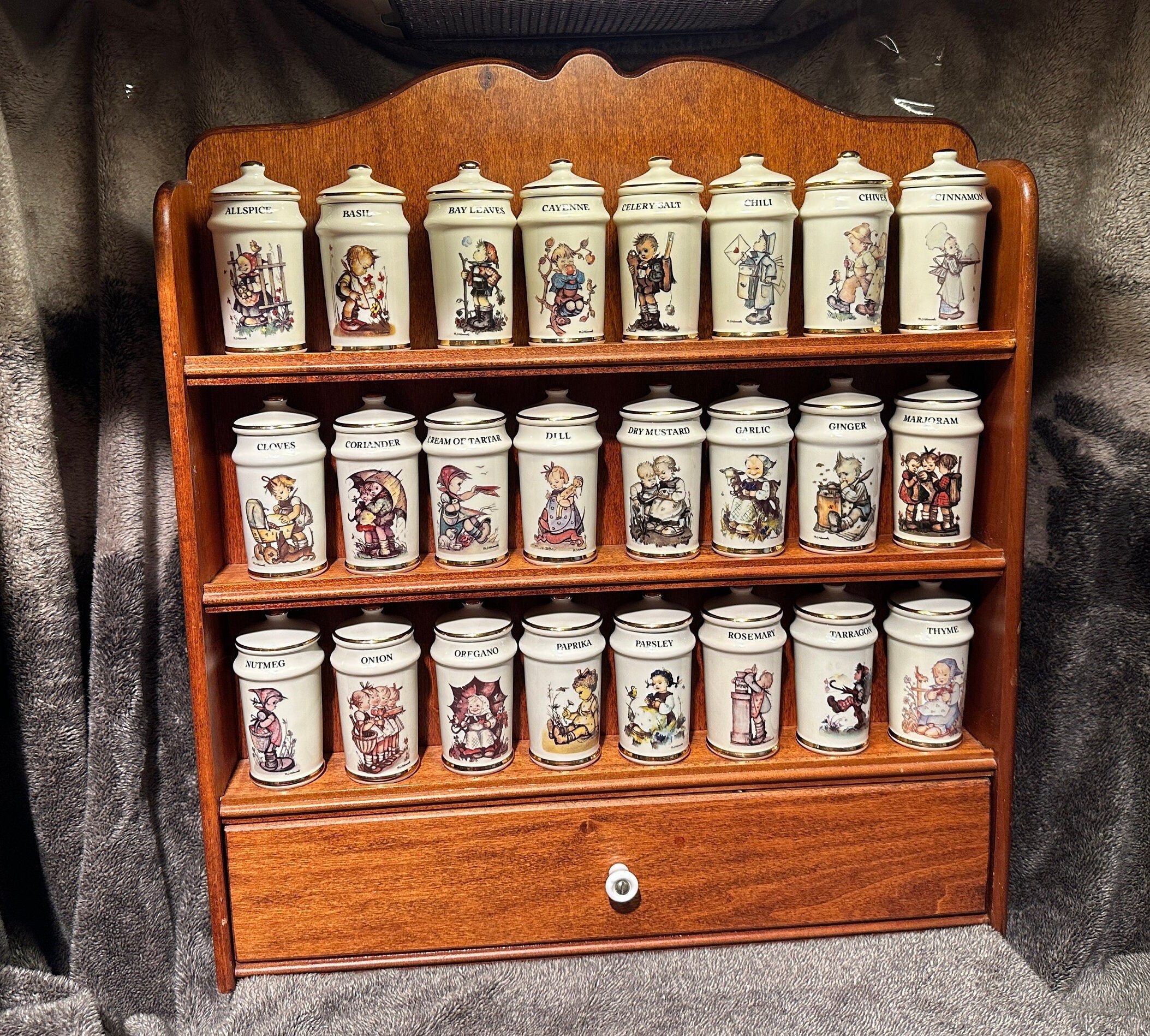 Hummel spice rack hotsell