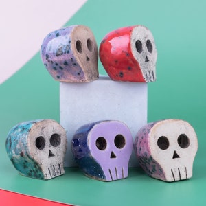 Small Ceramic Shelf Decor, Ceramic Skull, Colored Funny Skull, Bookshelf Decor, Halloween Creepy Decor, Best Friend Gift, Ceramic Lover Gift