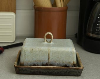 Handmade Ceramic Butter Dish with Lid – Glazed Stoneware Kitchen Accessory