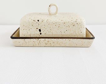 Handmade Ceramic Butter Dish – Speckled Stoneware Butter Keeper with Lid, Rustic Kitchen Decor