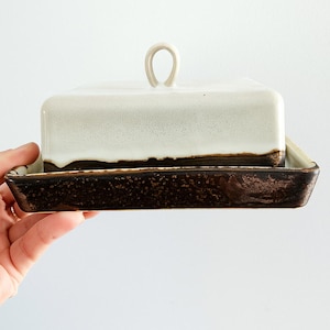 Ceramic Butter Dish – Two-Tone Stoneware Butter Keeper, Rustic Farmhouse Kitchen Decor, White Tableware