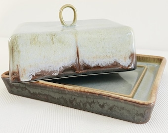 Ceramic Butter Dish with Lid – Glazed Stoneware Kitchen Accessory, Rustic Kitchen Decor