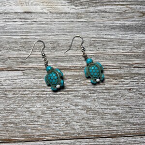 Turquoise turtle earrings, turtle earrings, turquoise earrings