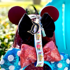 Support d'oreille Disneyland : clip pour sac à dos, porte-clés au poignet avec breloque personnalisée