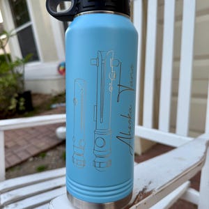 Personalized Star Wars Lightsaber Water Bottle: Laser Engraved 32oz Gift bild 3