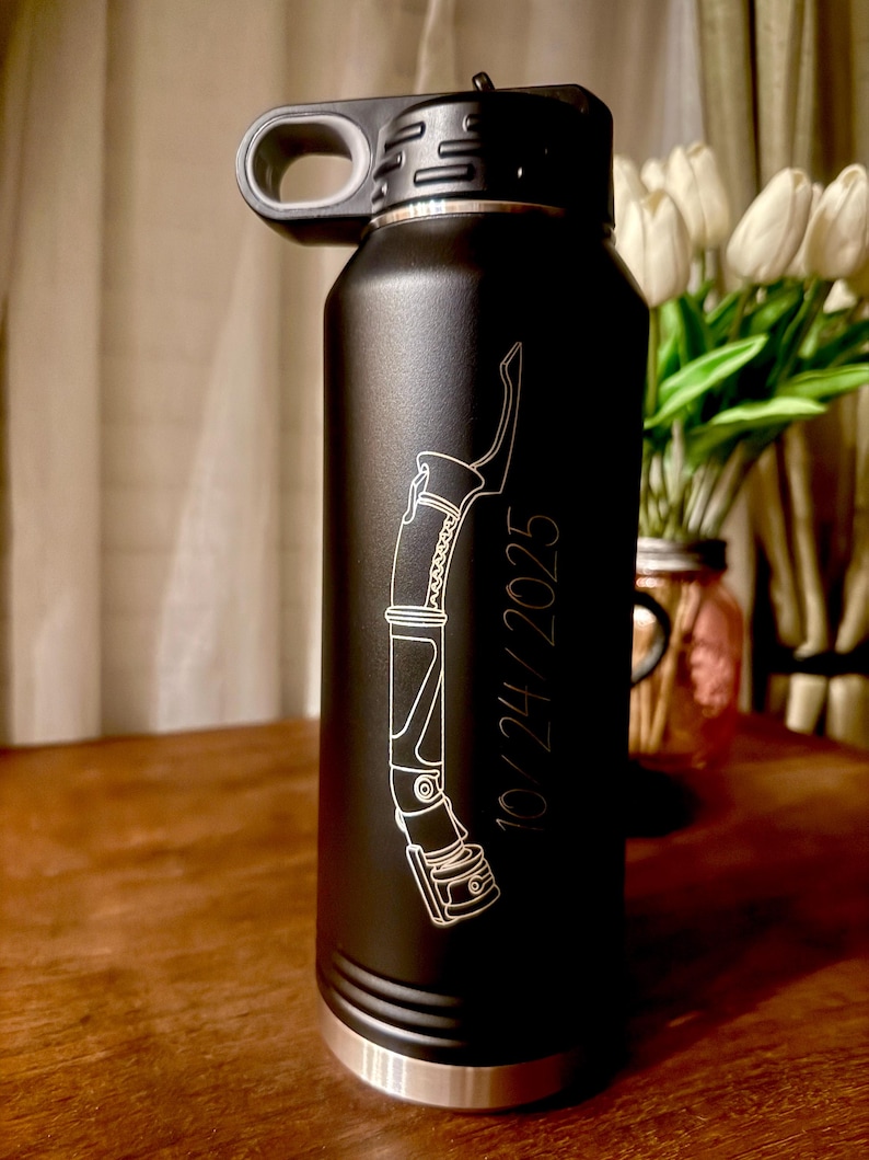 Personalized Star Wars Lightsaber Water Bottle: Laser Engraved 32oz Gift bild 12