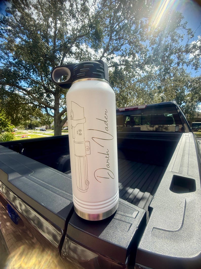 Personalized Star Wars Lightsaber Water Bottle: Laser Engraved 32oz Gift bild 14