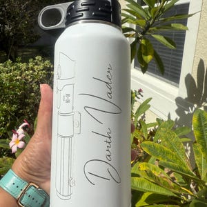 Personalized Star Wars Lightsaber Water Bottle: Laser Engraved 32oz Gift bild 15