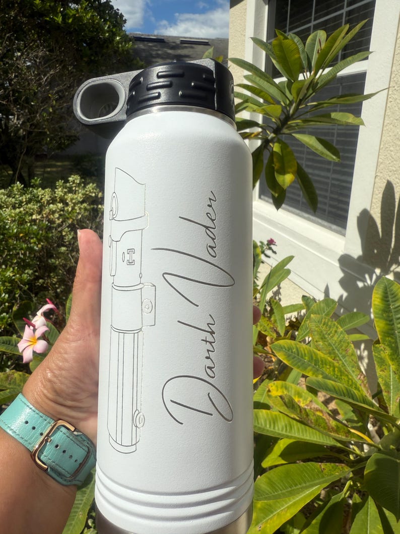 Personalized Star Wars Lightsaber Water Bottle: Laser Engraved 32oz Gift bild 15