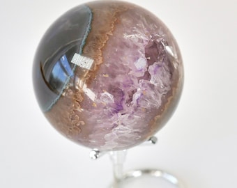 Design Edelsteinkette aus Fossil-Achat  in Kugelform mit einer Metallkugel 